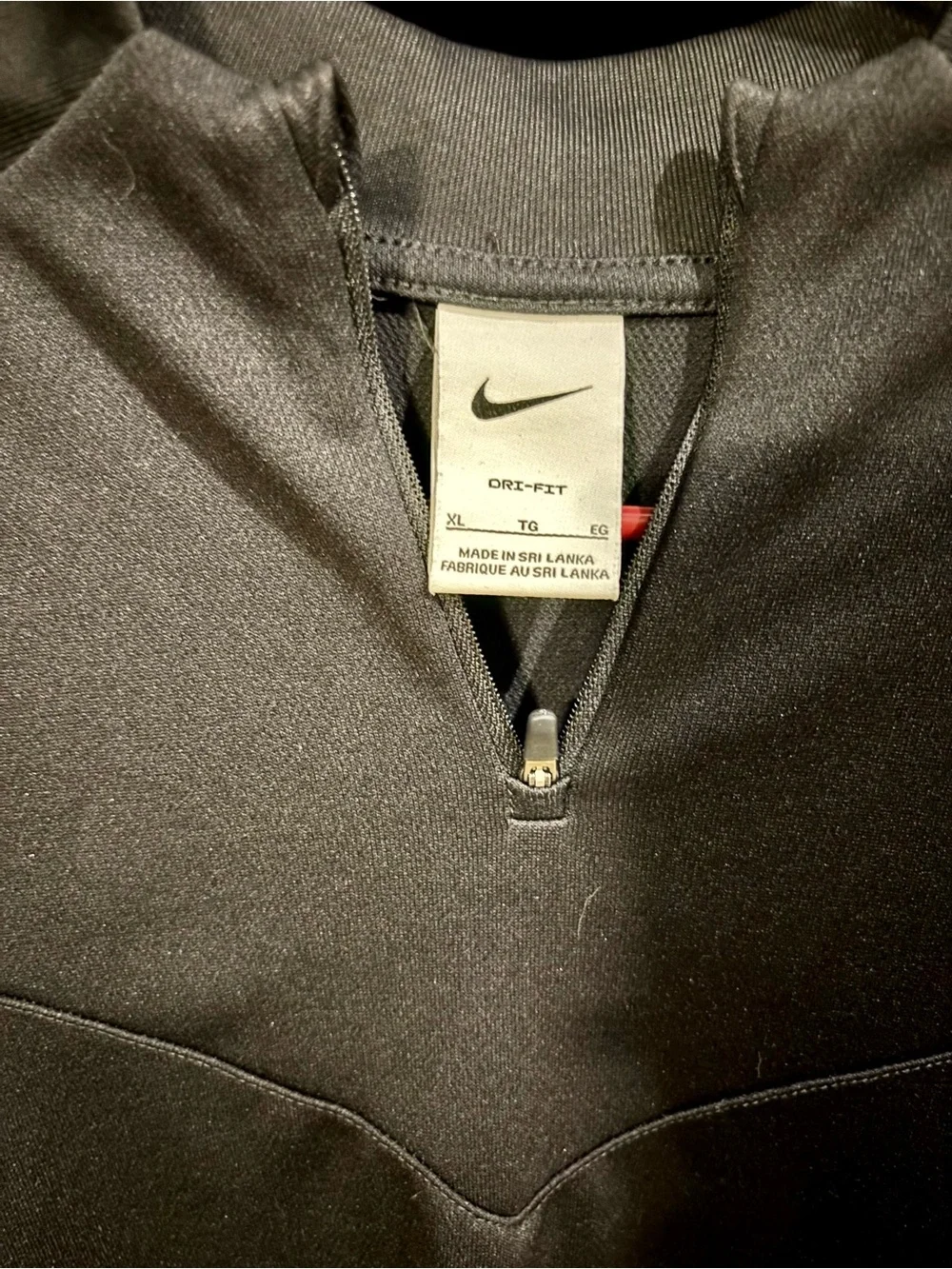 NIKE Dri-FIT Long Sleeve Quarter Zip - Black- Youth XL Unisex MSRP 65$